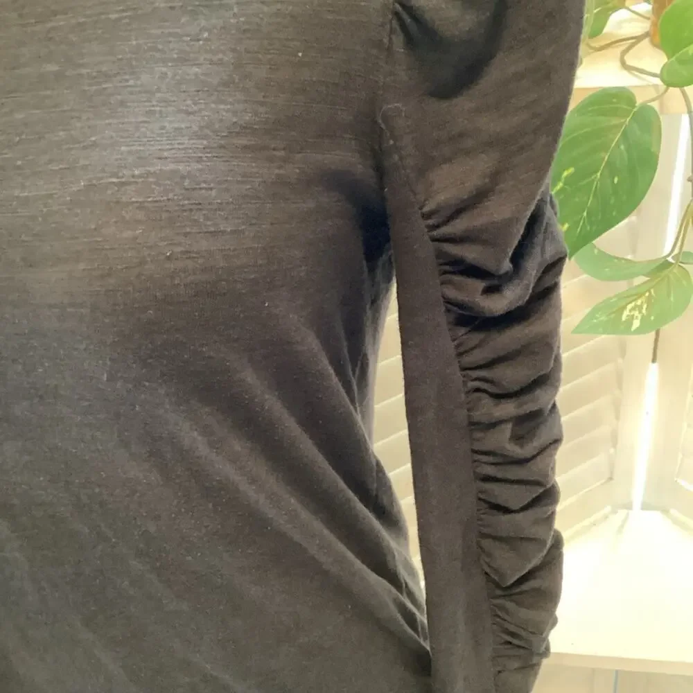 WE THE FREE SYNCHED SLEEVE BLACK LONG SLEEVE BLOUSE SIZE SMALL 1252 - Picture 2 of 9